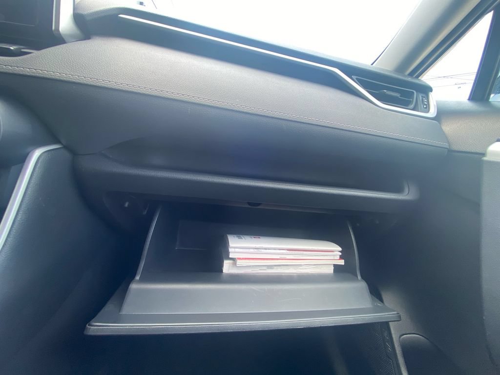 Used 2024 Toyota RAV4 LE AWD/4WD image 26