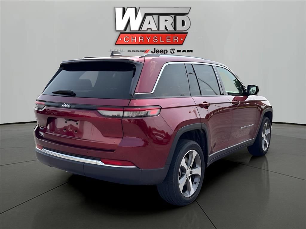 Used 2023 Jeep Grand Cherokee 4WD 4xe image 3