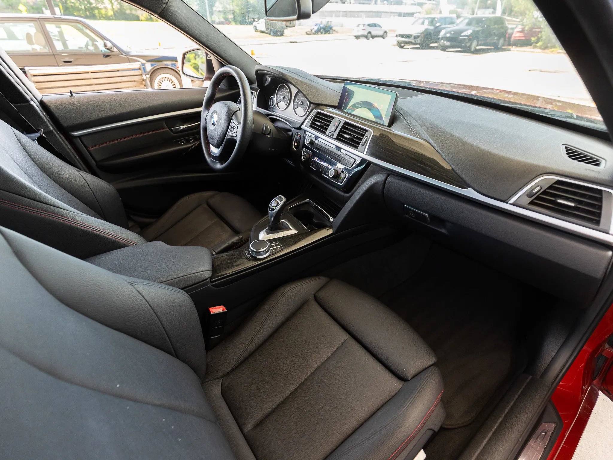 Used 2018 BMW 330i xDrive Sedan AWD/4WD image 23