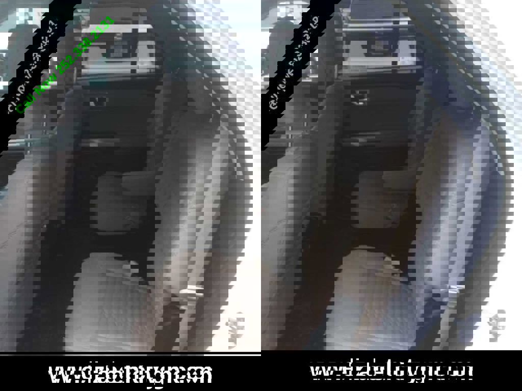 Used 2021 Ford Explorer XLT w/ Class III Trailer Tow Package image 4