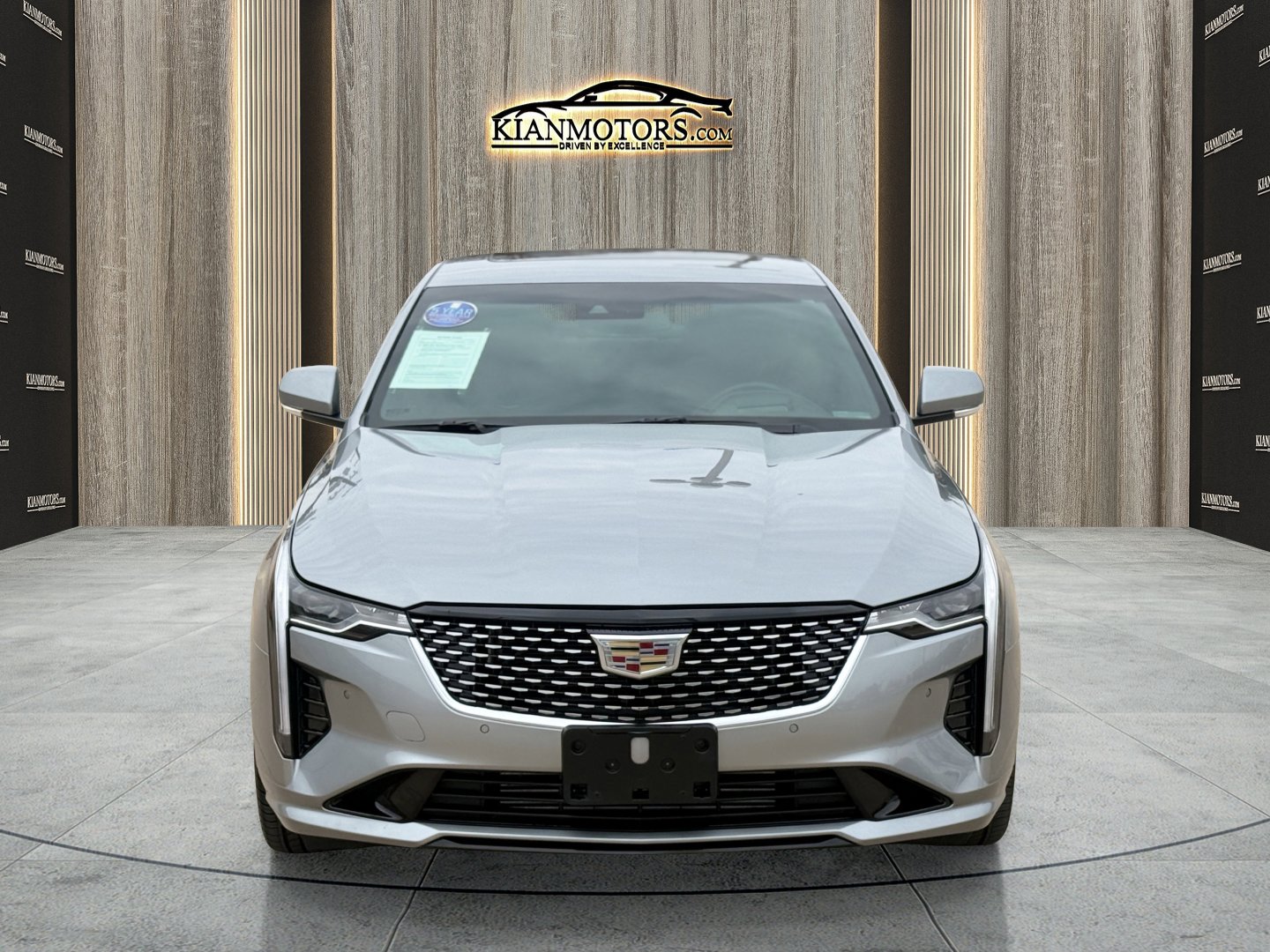 Used 2025 Cadillac CT4 Premium Luxury image 2