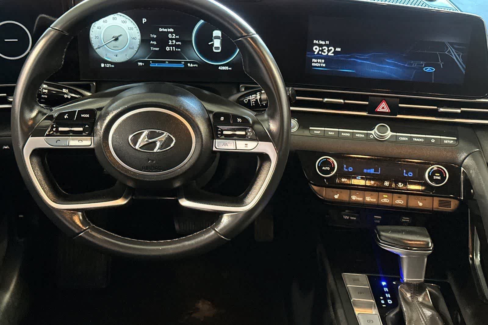 Used 2023 Hyundai Elantra SEL w/ Convenience Package FWD image 15