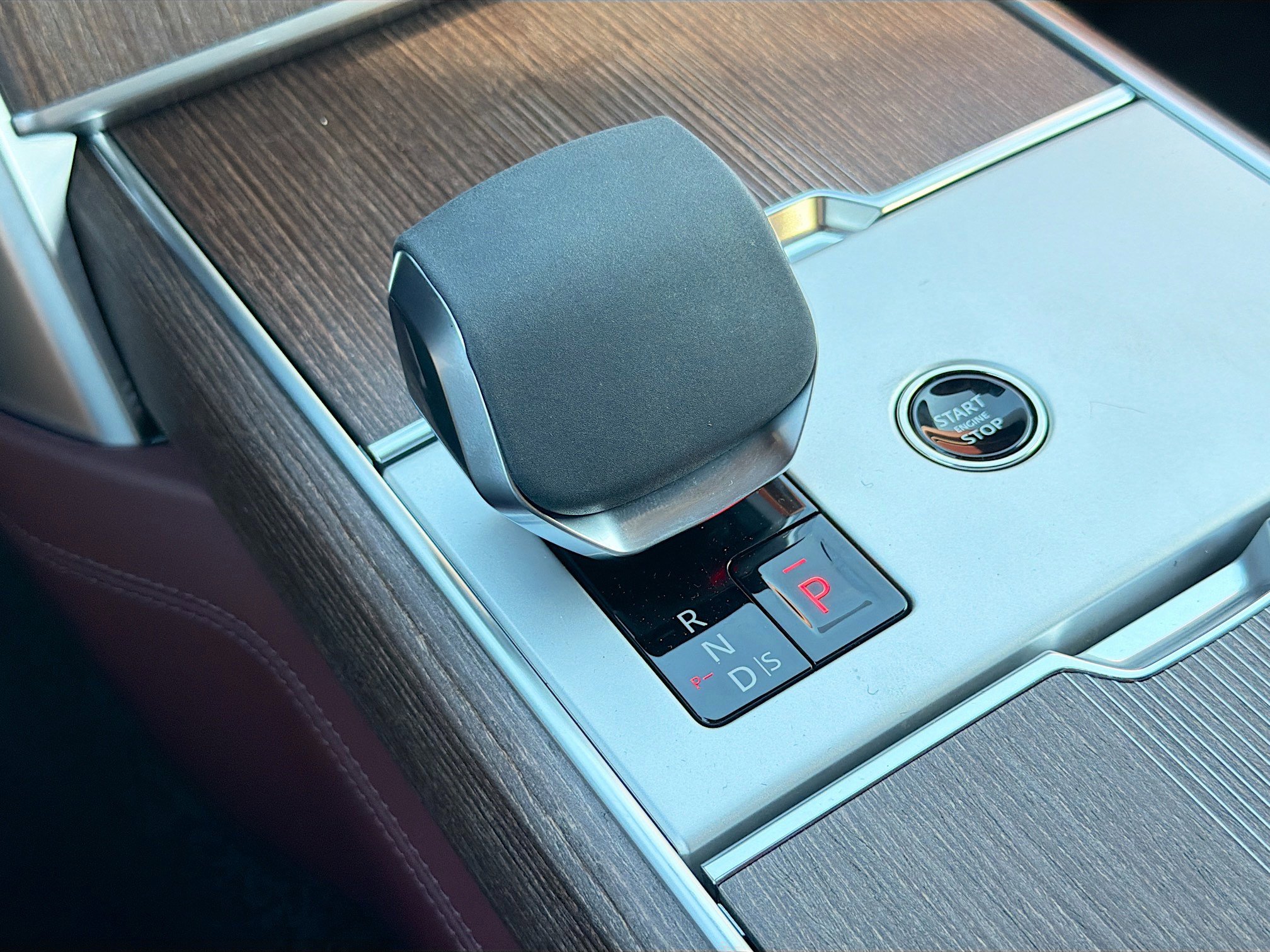 New 2026 Land Rover Range Rover Long Wheelbase Autobiography image 30