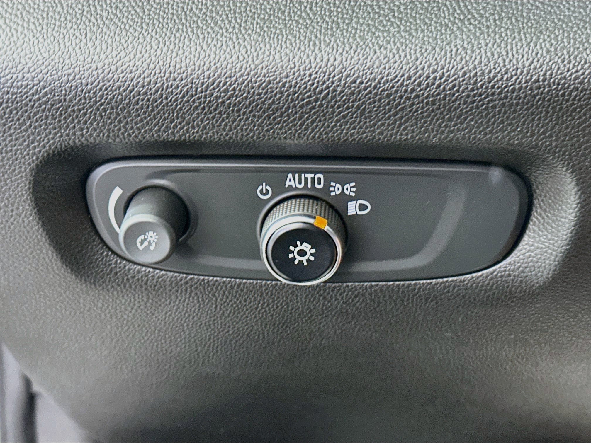 Used 2022 Chevrolet Traverse LT AWD/4WD image 17