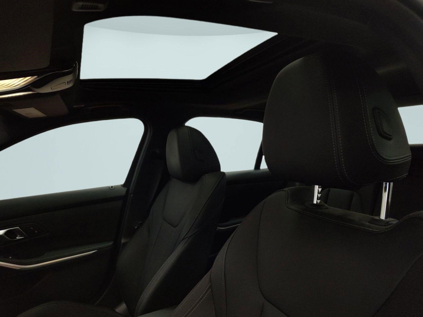 Used 2025 BMW 330i xDrive Sedan image 15