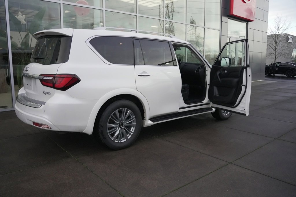 Used 2024 INFINITI QX80 Luxe image 7