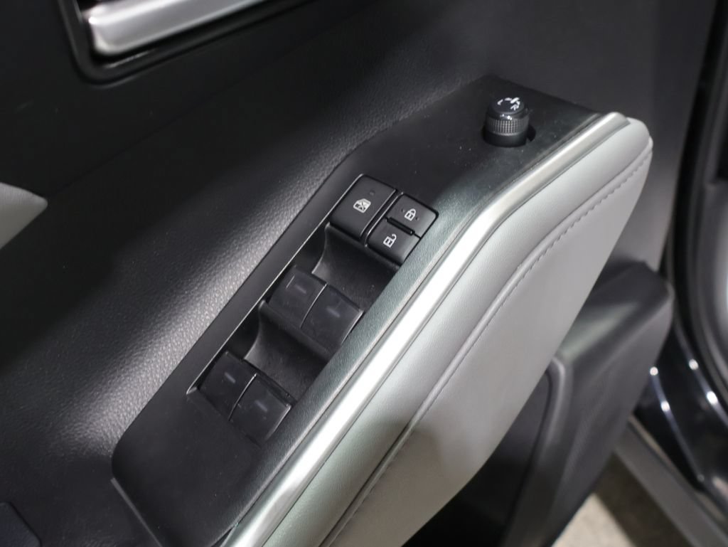 Used 2023 Toyota Highlander XLE AWD/4WD image 14