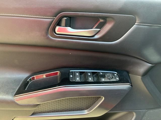 Used 2024 Nissan Pathfinder SL FWD image 20