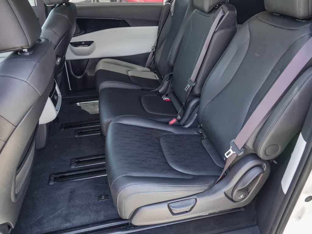 Certified 2023 Kia Carnival EX FWD image 17