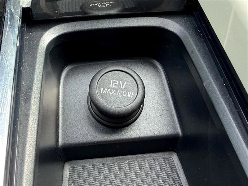 Used 2024 Volvo V60 B5 Cross Country Plus image 37