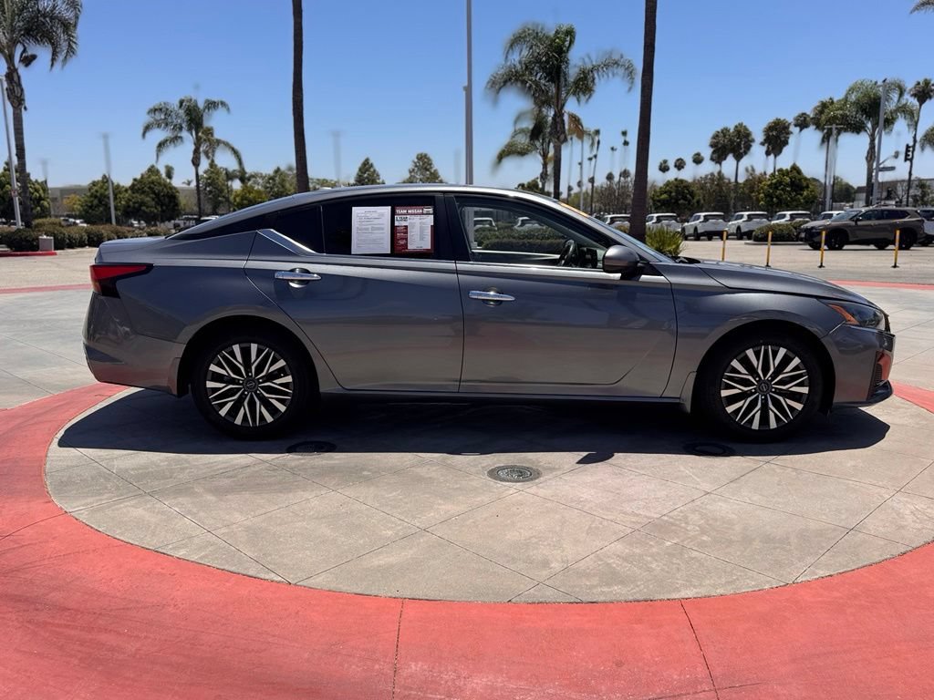 Certified 2023 Nissan Altima 2.5 SV w/ SV Premium Package FWD image 9