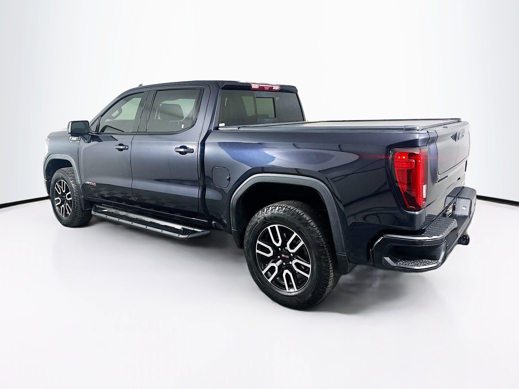 Used 2023 GMC Sierra 1500 AT4 w/ AT4 Premium Package AWD/4WD image 5