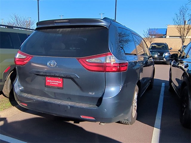 Used 2017 Toyota Sienna L image 4