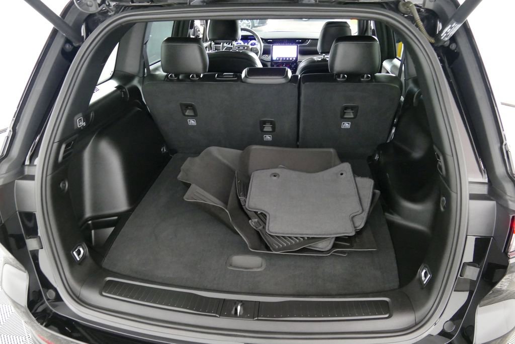 Used 2024 Jeep Grand Cherokee Limited w/ Black Appearance Package image 3