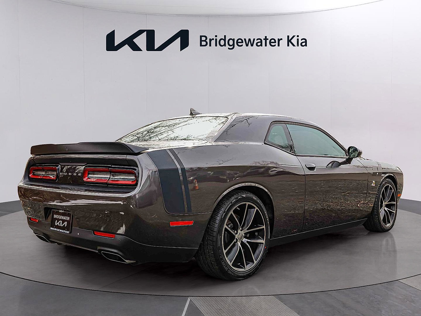 Used 2016 Dodge Challenger R/T Scat Pack w/ Leather Interior Group image 7