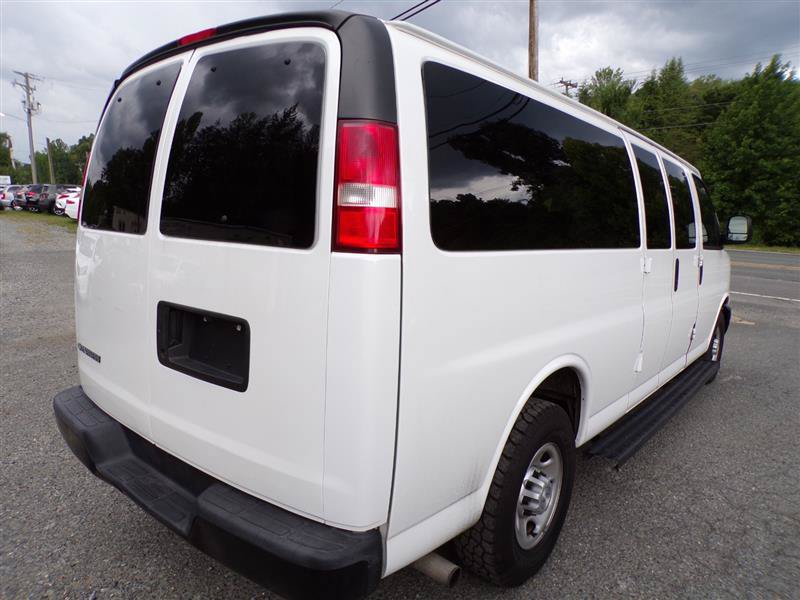 Used 2017 Chevrolet Express 3500 LS RWD image 8
