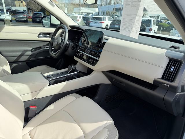 Used 2023 Nissan Pathfinder SL w/ Lighting Package (N92) image 44