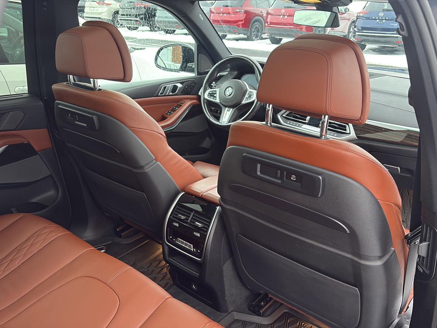 Used 2021 BMW X5 M50i w/ Executive Package image 25