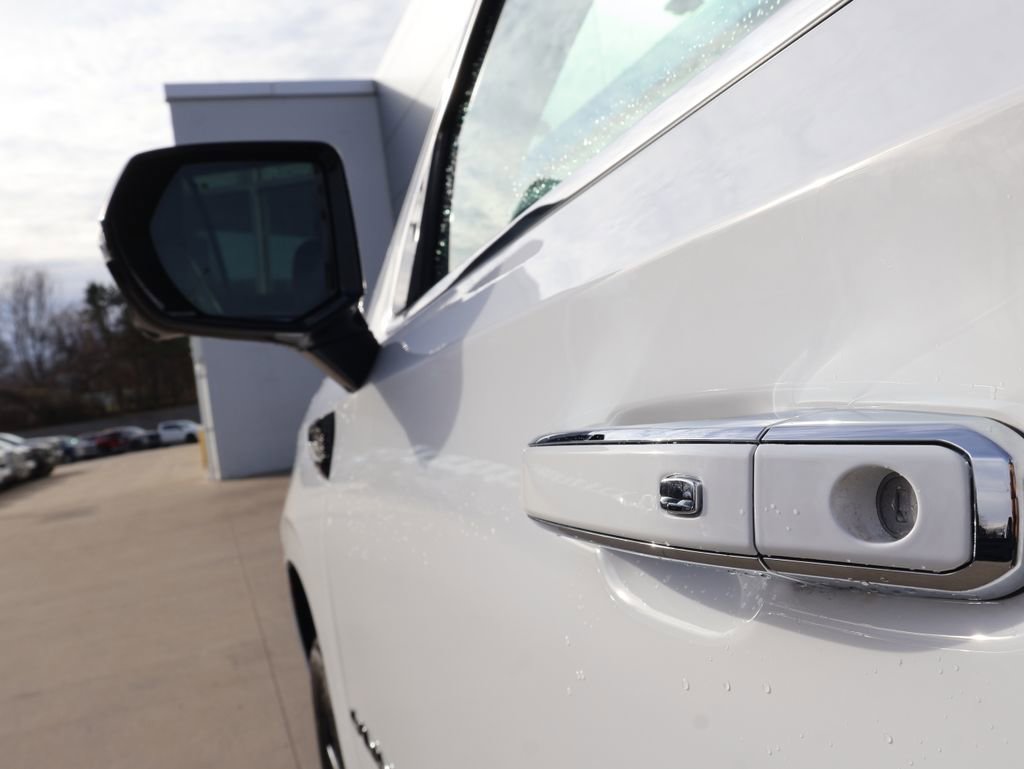 New 2026 GMC Yukon XL Elevation w/ LPO, Elevation Black Package image 11