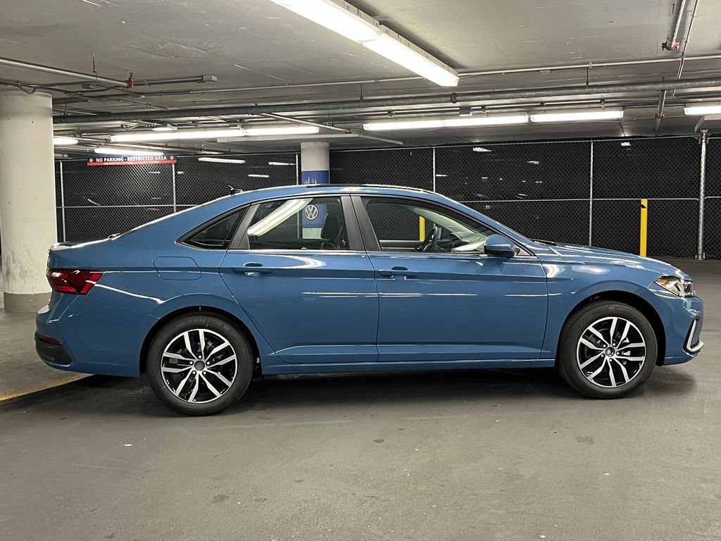 New 2027 Volkswagen Jetta SE FWD image 34