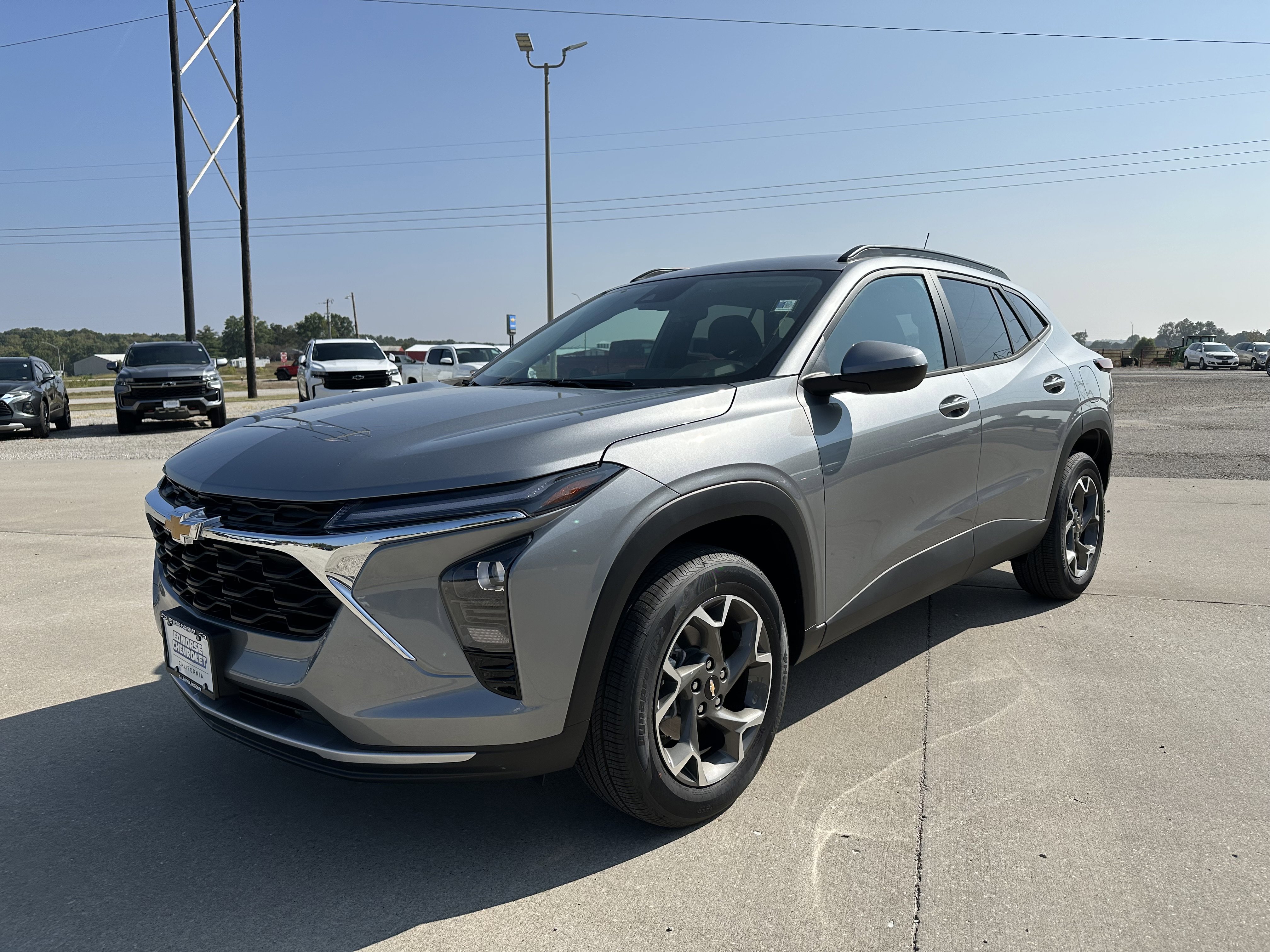 New 2025 Chevrolet Trax LT w/ Driver Confidence Package image 2