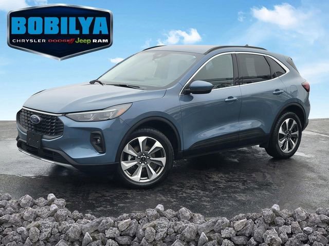 Used 2025 Ford Escape Platinum AWD/4WD image 1
