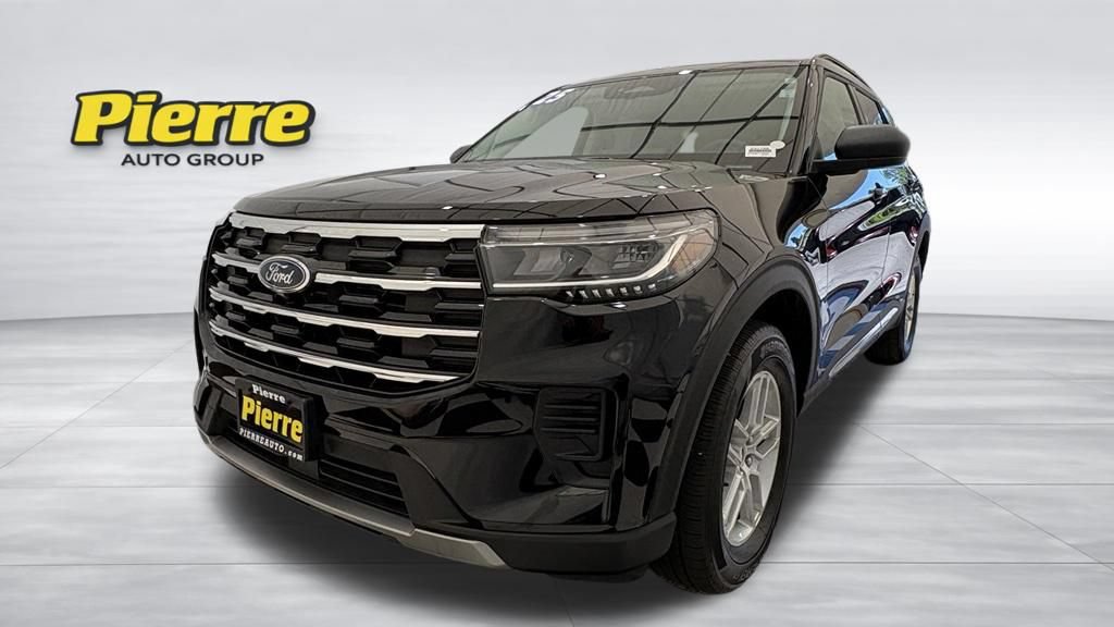 Used 2025 Ford Explorer Active AWD/4WD image 1