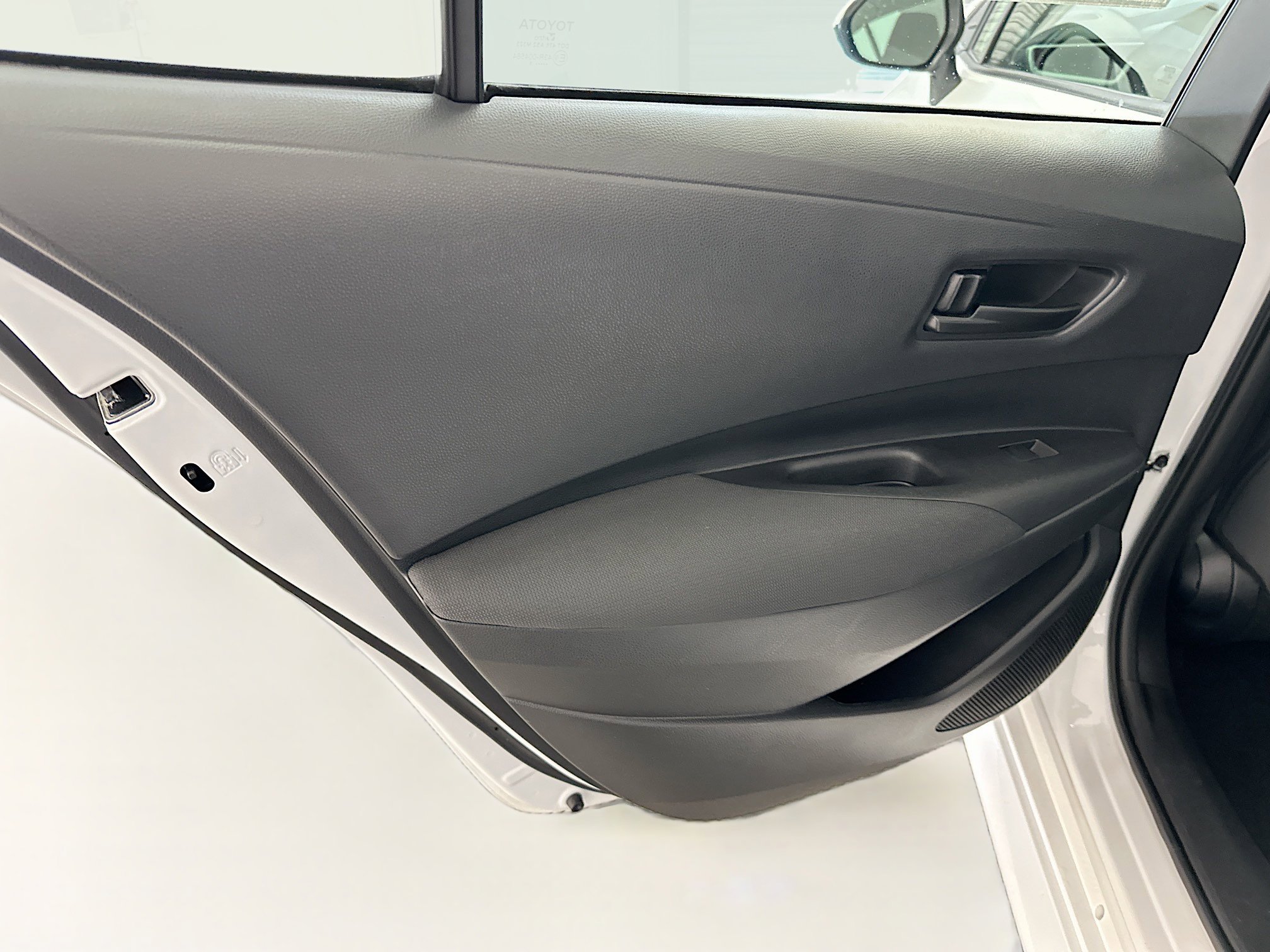 Used 2025 Toyota Corolla LE image 27