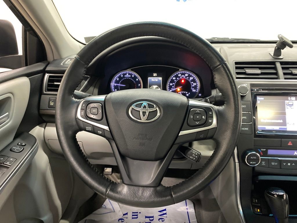 Used 2015 Toyota Camry XLE w/ Moonroof Package FWD image 14