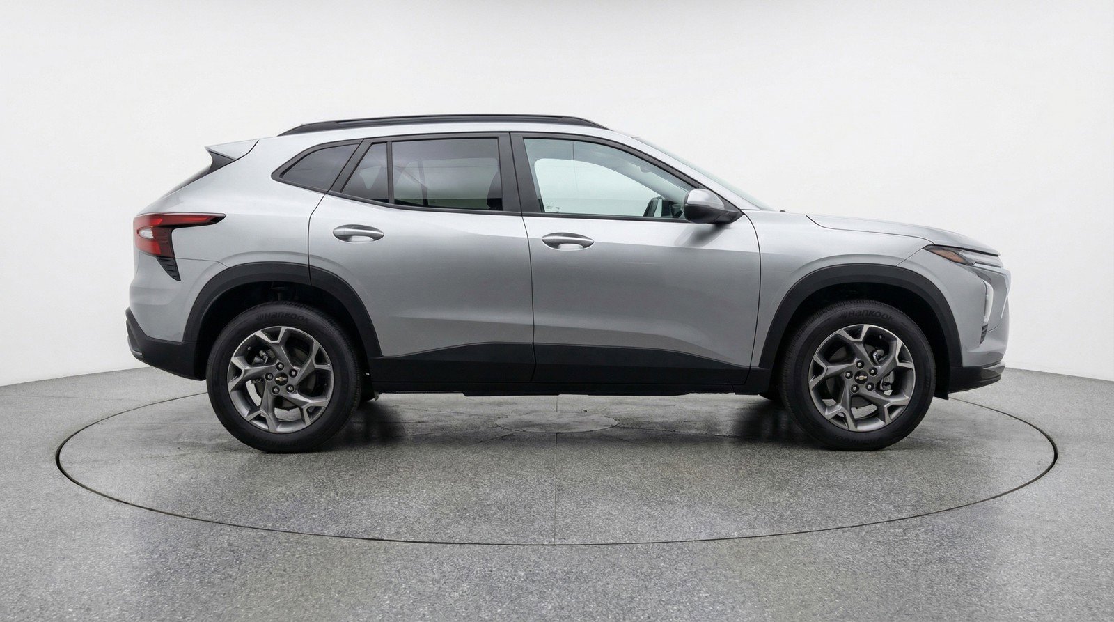 Used 2025 Chevrolet Trax LT image 11