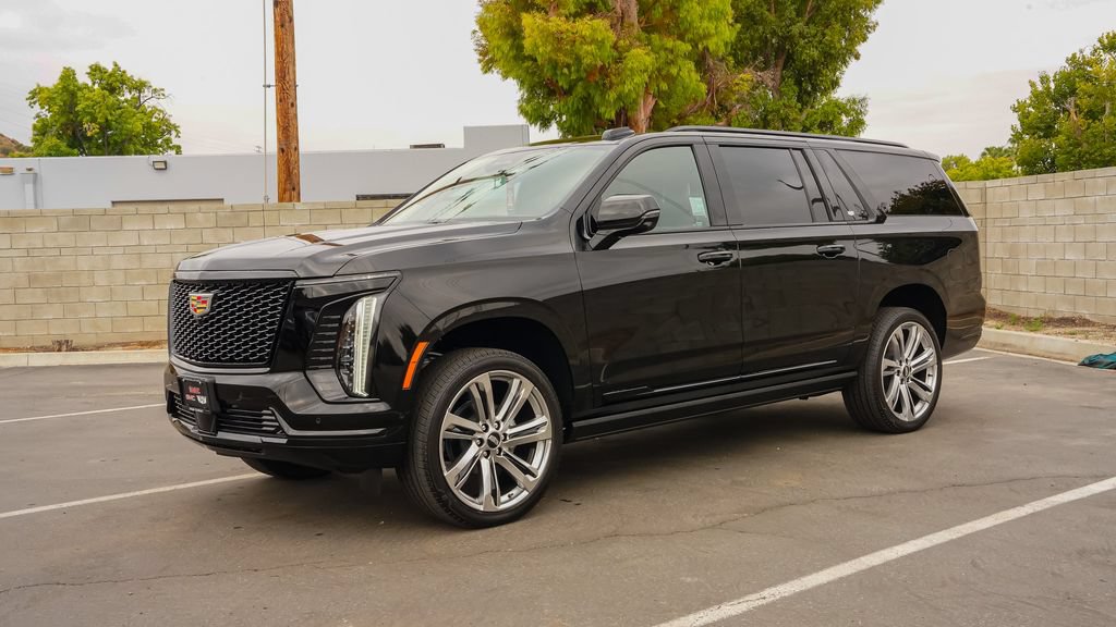 New 2026 Cadillac Escalade ESV Platinum Sport AWD/4WD image 3