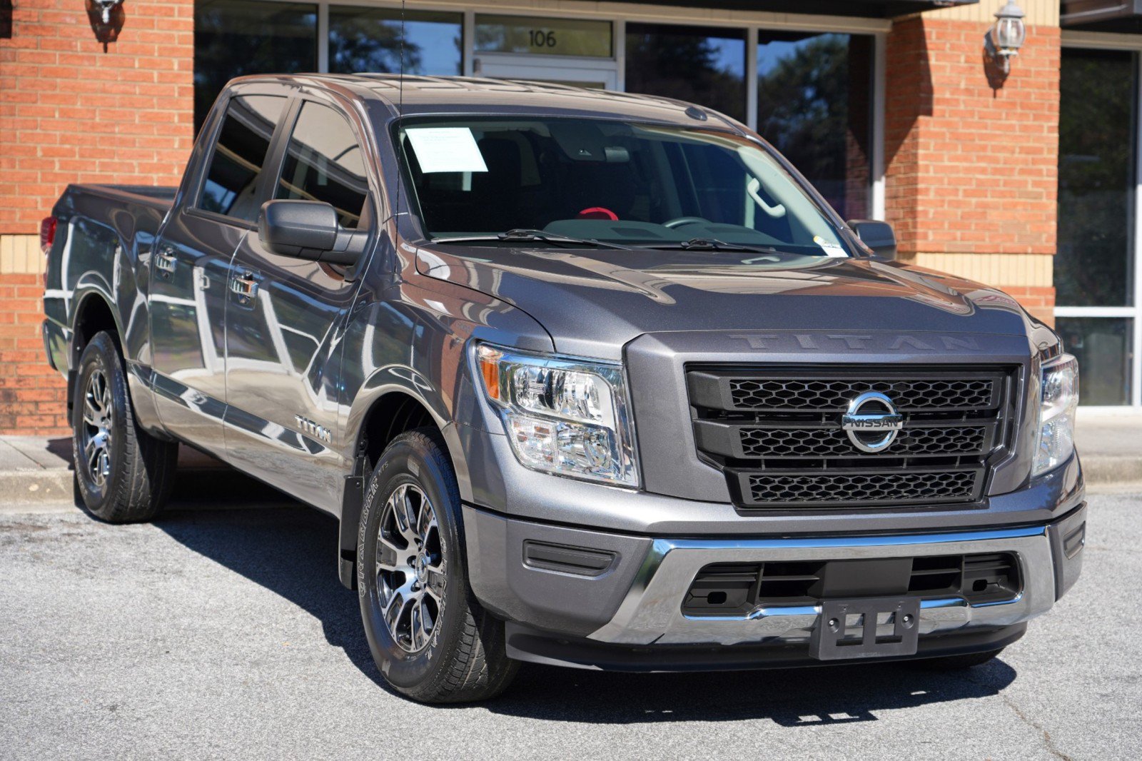 Used 2021 Nissan Titan SV RWD image 44