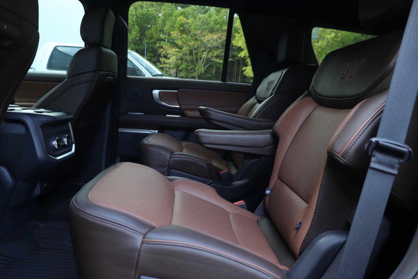 Used 2025 Ford Expedition King Ranch AWD/4WD image 12