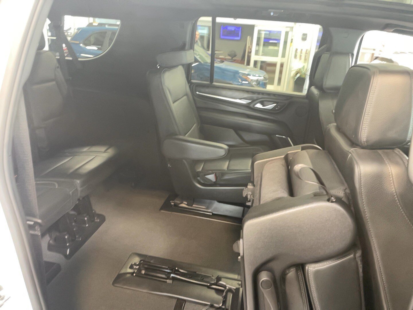 Used 2024 GMC Yukon XL Denali AWD/4WD image 22