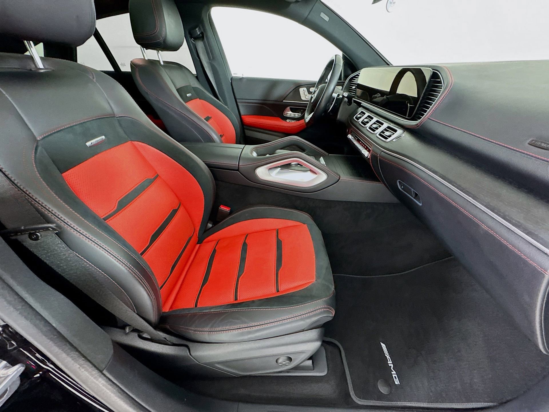 Certified 2025 Mercedes-Benz GLE 53 AMG 4MATIC Coupe image 31