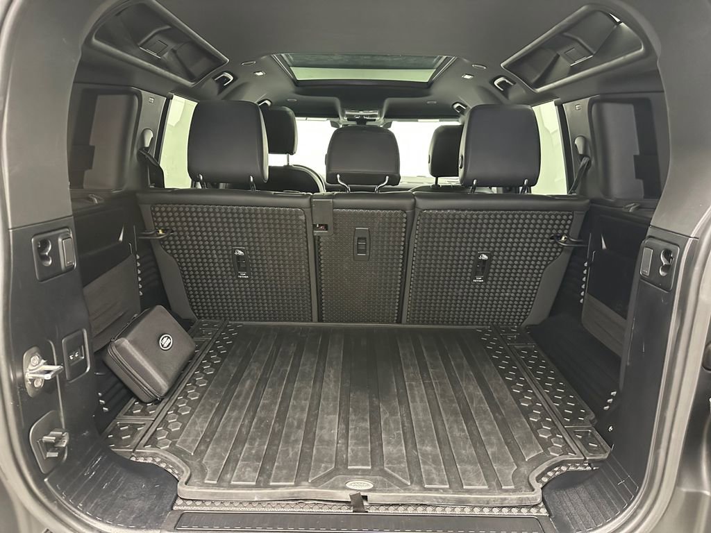Used 2023 Land Rover Defender 110 S image 24