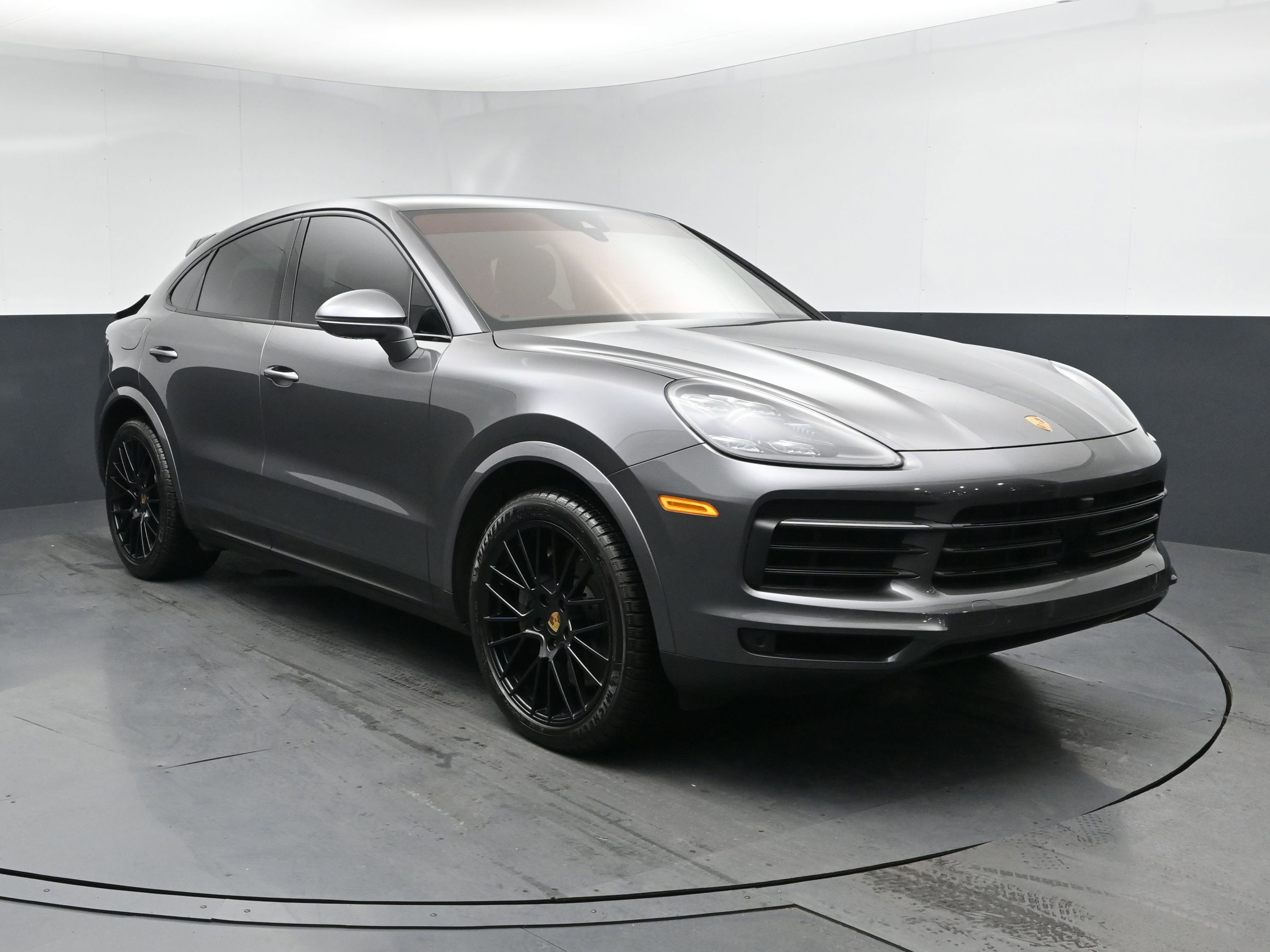 Used 2021 Porsche Cayenne S w/ Premium Package Plus AWD/4WD image 2