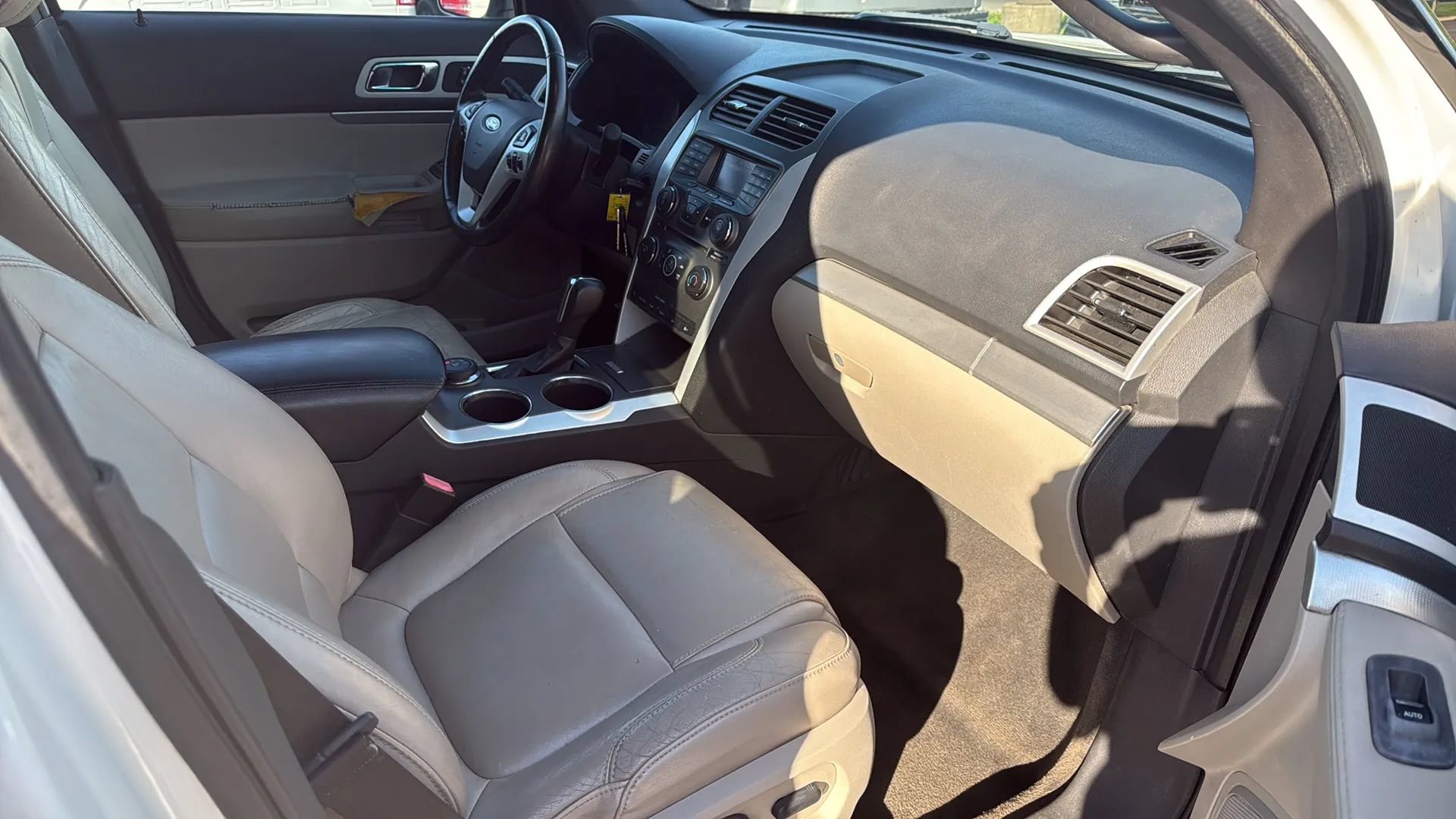 Used 2012 Ford Explorer XLT AWD/4WD image 13