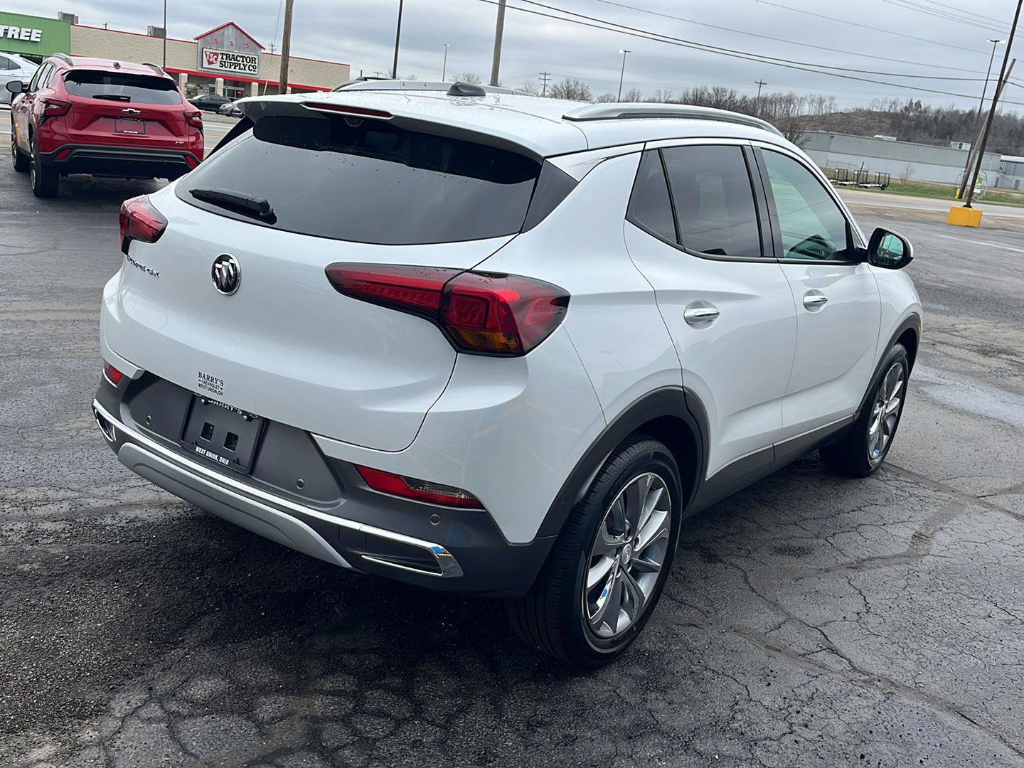 Used 2022 Buick Encore GX Essence w/ Advanced Technology Package FWD image 5