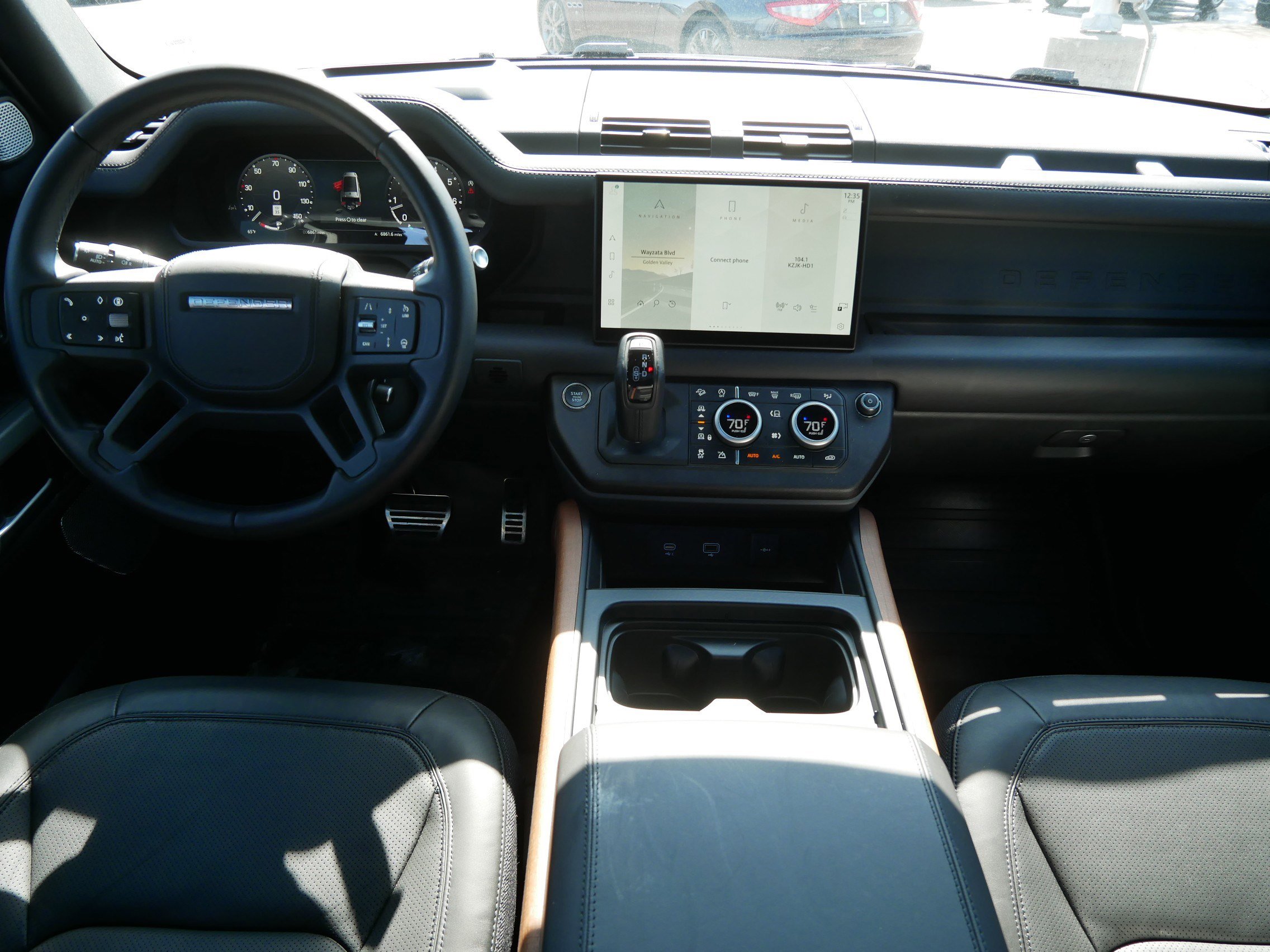 Used 2024 Land Rover Defender 130 X AWD/4WD image 10