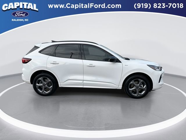 Certified 2023 Ford Escape ST-Line w/ Tech Pack #1 image 9