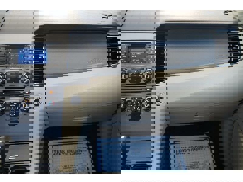 Used 2018 Ford Taurus SE image 19