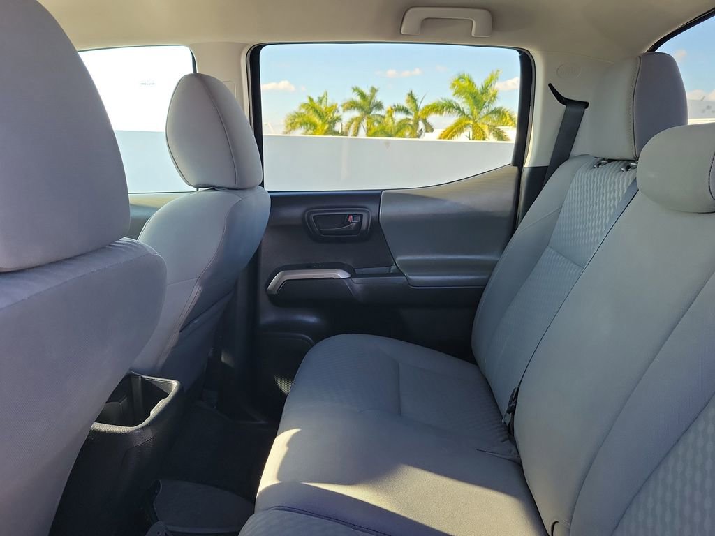 Used 2022 Toyota Tacoma SR5 w/ Technology Package image 11