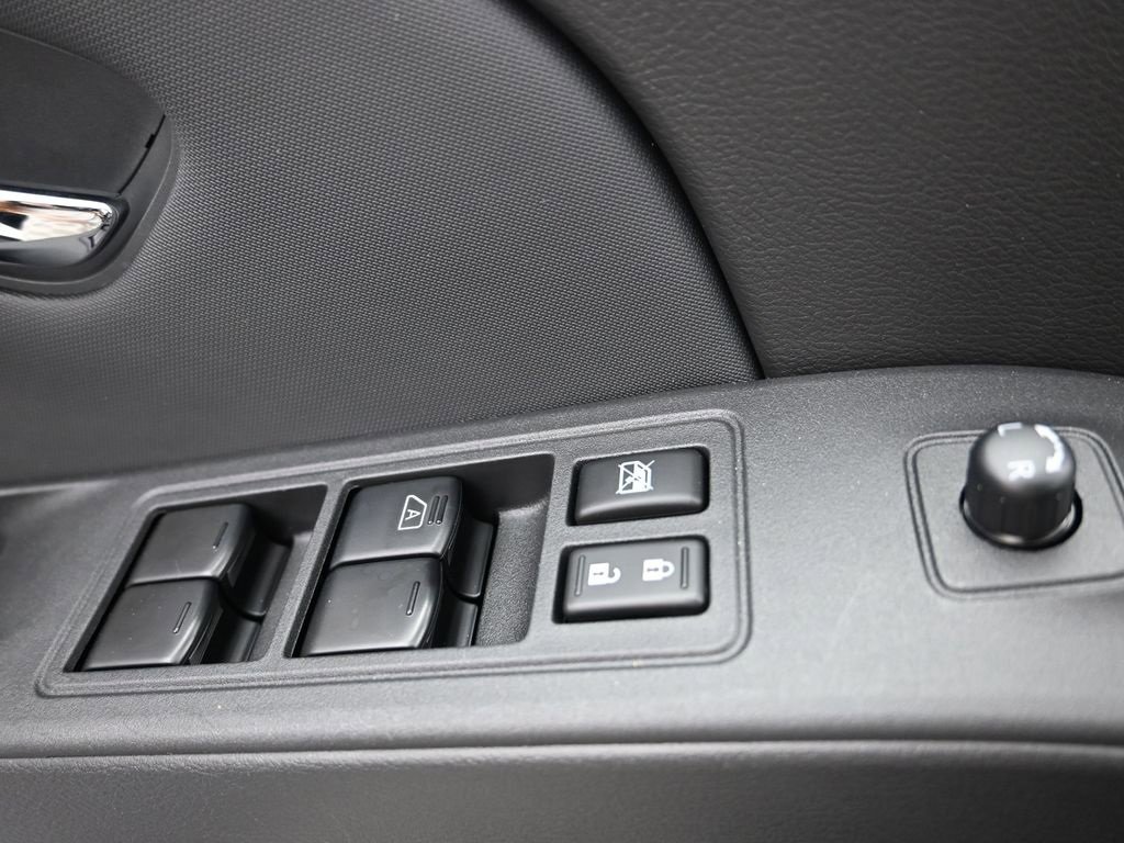 Used 2022 Nissan Frontier SV w/ Technology Package image 10