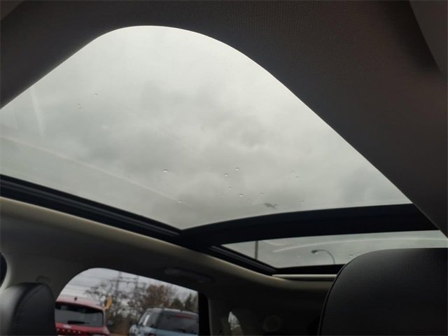 Used 2023 Ford Edge Titanium w/ Class II Trailer Tow Package image 14