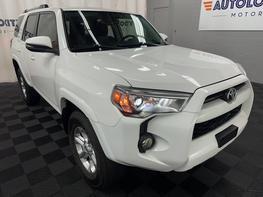Used 2023 Toyota 4Runner SR5 Premium w/ Moonroof Package AWD/4WD image 2