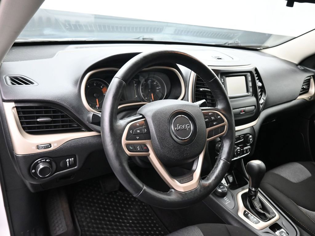 Used 2017 Jeep Cherokee Sport w/ Cold Weather Group image 14