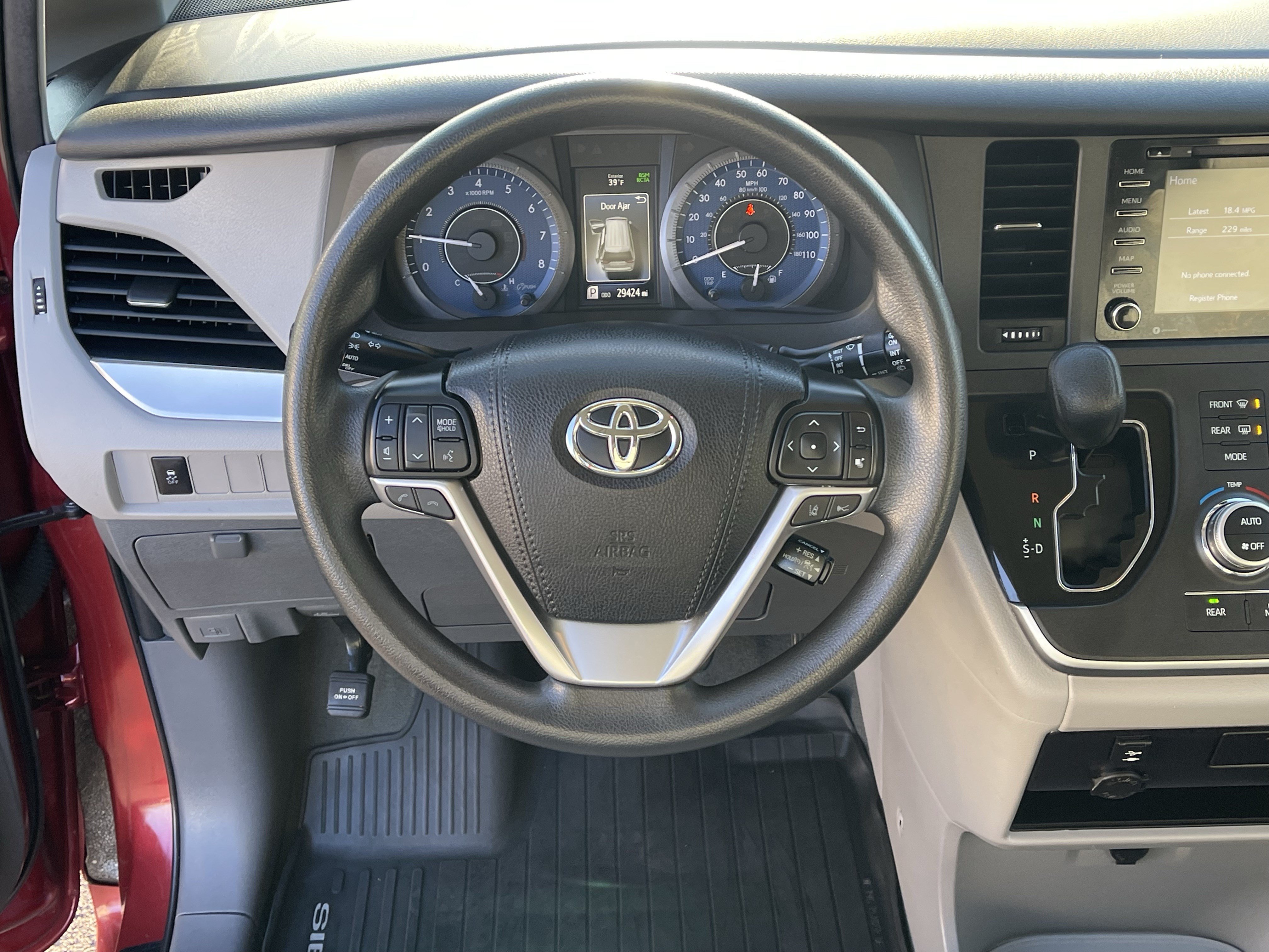 Used 2020 Toyota Sienna LE w/ LE Preferred Package FWD image 12