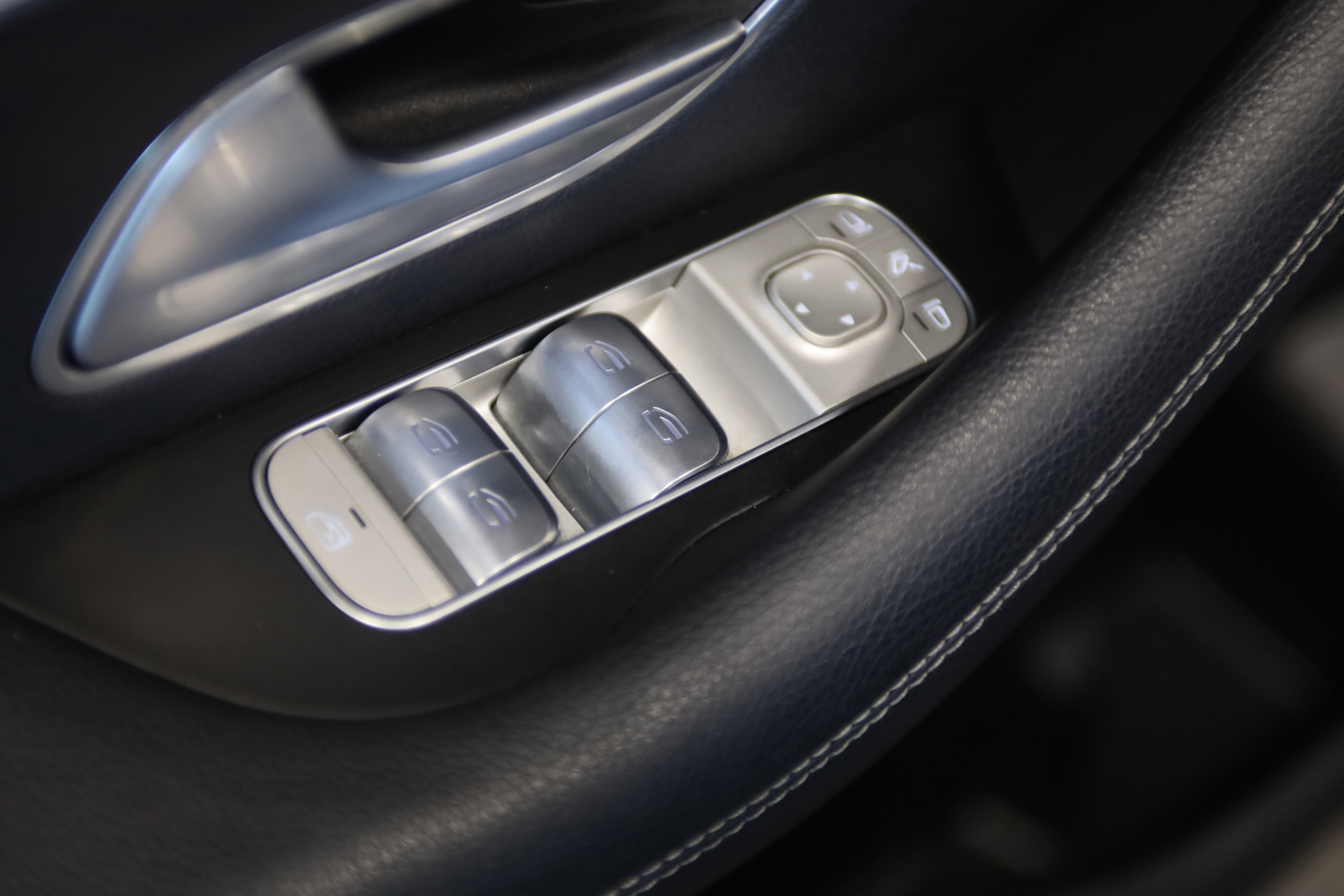 Used 2024 Mercedes-Benz GLS 450 4MATIC image 15