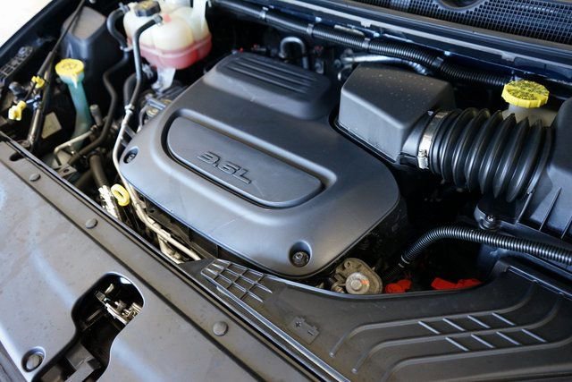 Used 2022 Chrysler Pacifica Touring-L image 50